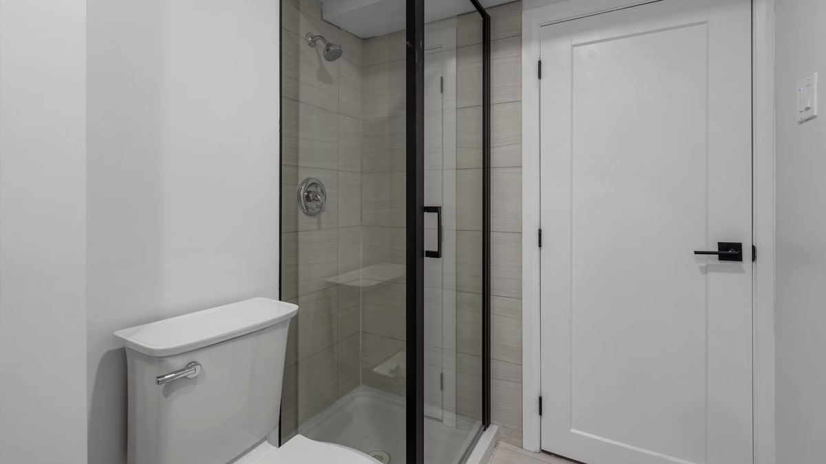 Factors to Consider When Choosing Flush Doors for Bathrooms: A Buyer's Checklist